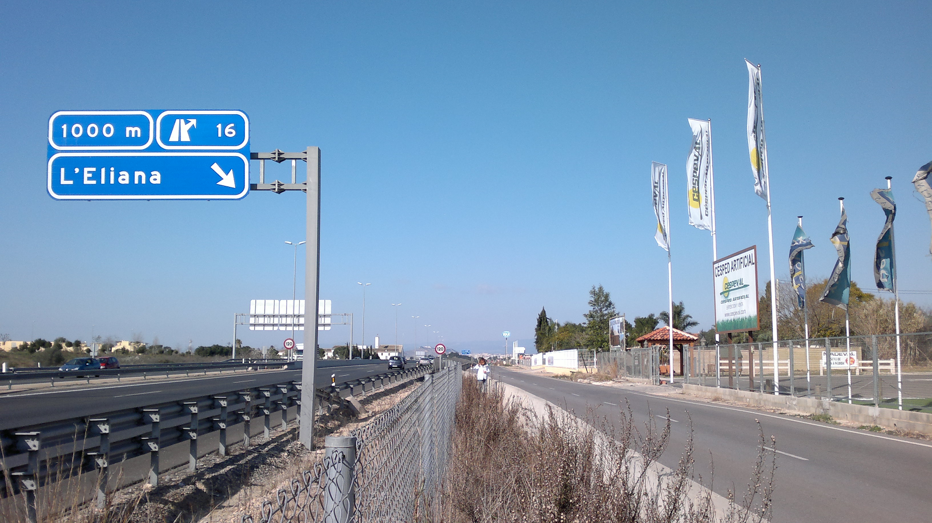 Fácil acceso por la salida 16, Autovia Valencia-Ademúz autovia valencia