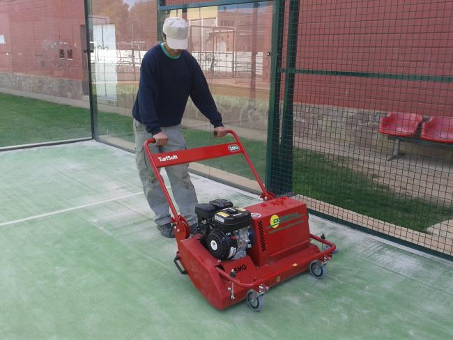 Mantenimiento pistas de Tenis y Pádel y Multideporte.
